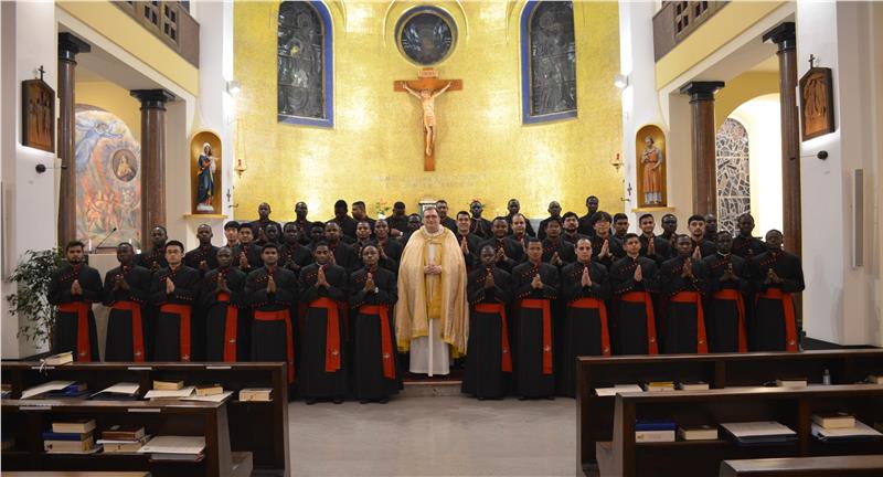 Collegio Urbano De Propaganda Fide - CONSEGNA DELLA TALARE DEL COLLEGIO AI NUOVI ALUNNI