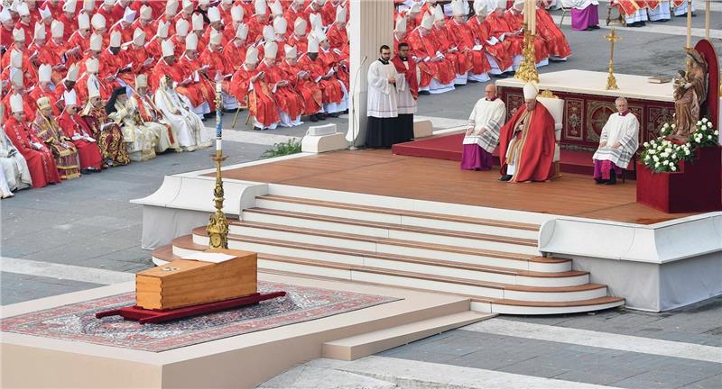 Collegio Urbano De Propaganda Fide - Le esequie del Papa emerito Benedetto XVI